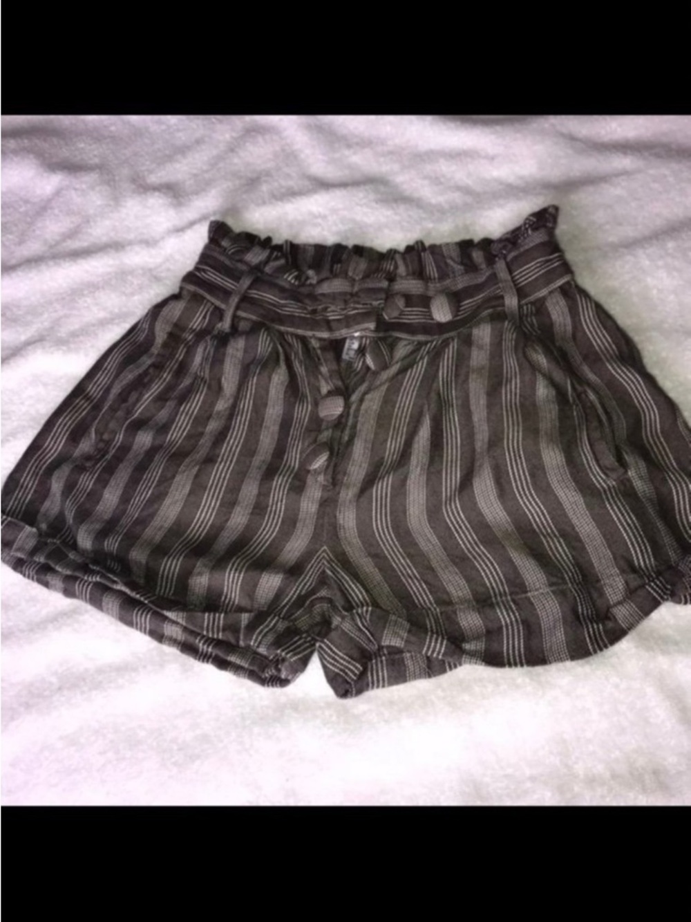VENUS Striped Shorts in Brown Size 4